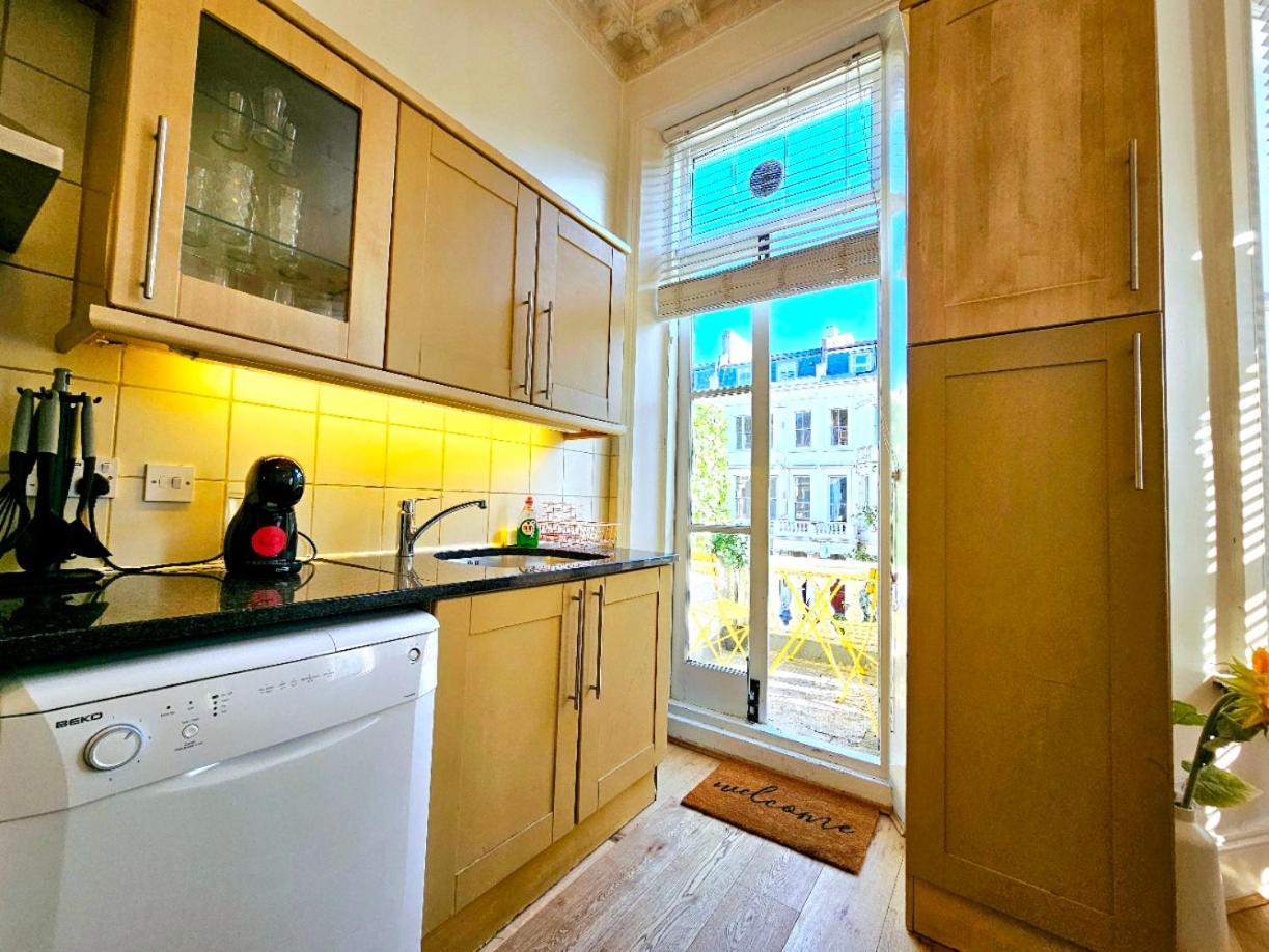 Charming Home With Private Balcony, On 1St Floor, With 2 Bathrooms, 3 Min Walk To Earl'S Court Station Londen Buitenkant foto